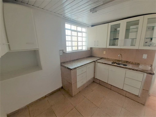 Imagem 12 de 27 de Casa Com 3 Dormitórios Para Alugar, 180 M² Por R$ 1.550,00/mês - Centro - Botucatu/sp - Ca1059