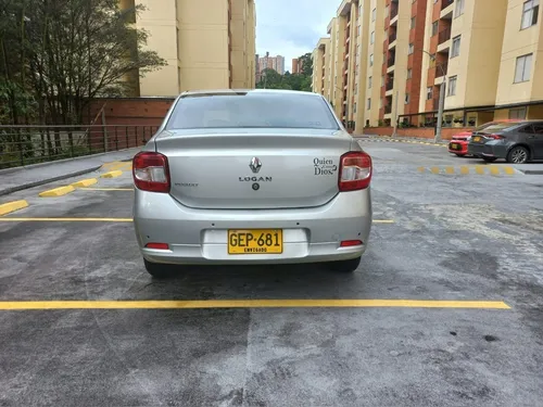 Renault Logan Intense 1.6 Mecánico