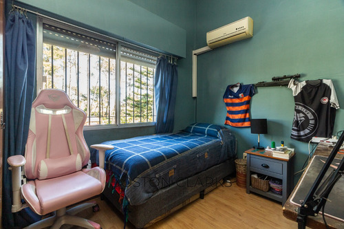 Casa En Venta En El Pinar De Tres Dormitorios Con Garage Y Amplio Patio