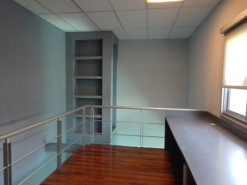 Pilar / Excelente Oficina / 90m2