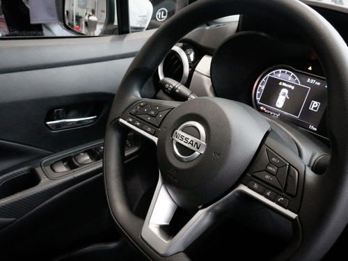 Imagem 12 de 13 de Nissan Versa Advance 1.6 (flex) (aut)