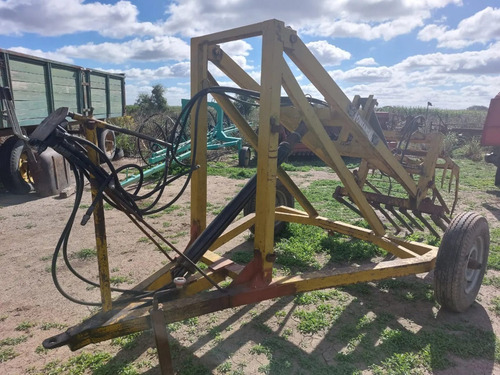 Imagen 2 de 4 de Elevador De Rollos Y Cargador De Silo
