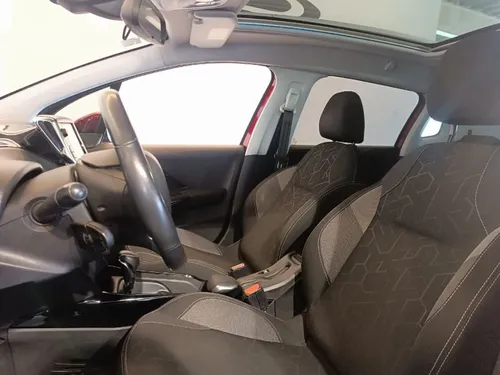 Peugeot 2008 1.2 Puretech Allure