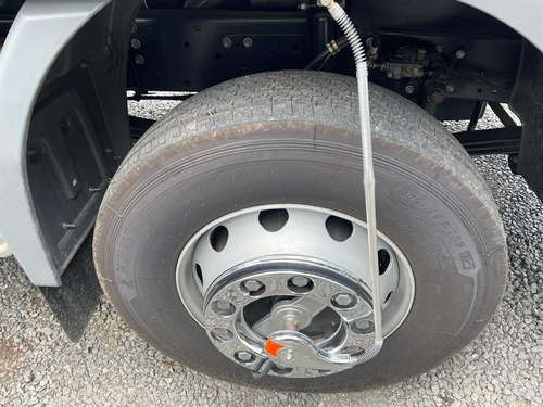 Imagem 14 de 15 de Mercedes Benz Mb 2426 Ano 2022 Baú Carga Seca
