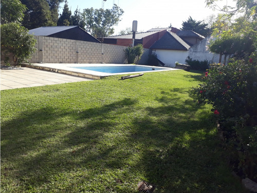 Casa De 4 Ambientes Villa Udaondo - Ituzaingó- Permuta Por Dpto Caba