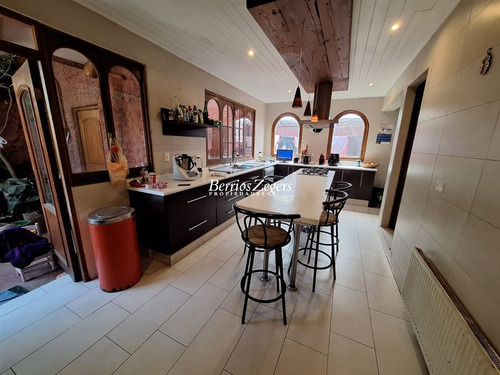 Casa En Venta 5 Dormitorios Los Dominicos, Las Condes