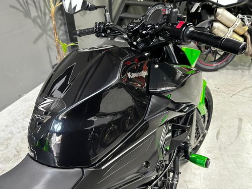 Kawasaki Z400 2020 - Moto Conservada - Pneus Novos - Acess.