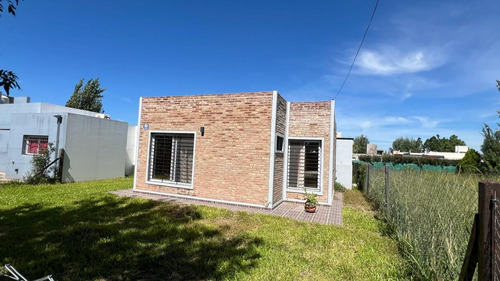 Casa 2 Dormitorios Las Tardes Roldán - Oportunidad