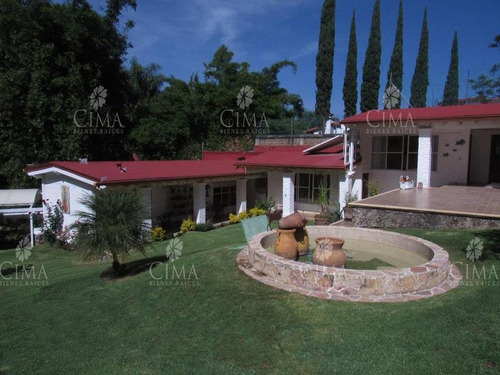 Venta Casa Estilo Finca En Rancho Cortés - V146