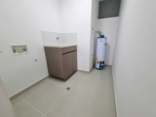 Apartamento Loma De Los Mesa 3 Alcobas, Biblioteca, Balcon Y Terraza