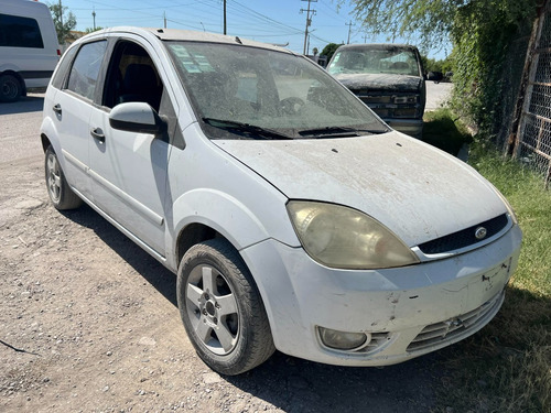 Ford Fiesta 2004 Se Vende En Partes