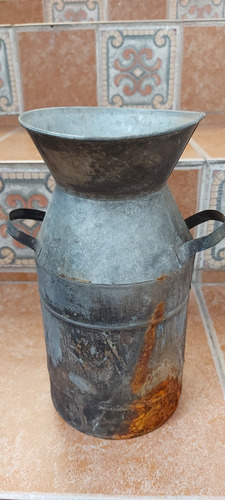 Antiguo Bote O Cantara De Leche Latón 25cm Altura Oxidado (Usado)