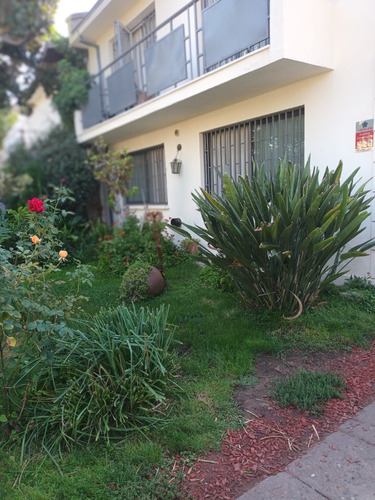 Vendo Casa En Lindo Barrio De Ñuñoa