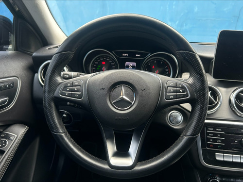 Mercedes-Benz Classe GLA 1.6 Advance Turbo Flex 5p