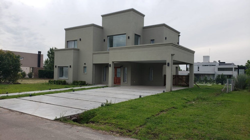 Imagen 4 de 13 de Casa En Venta En Prados Del Oeste