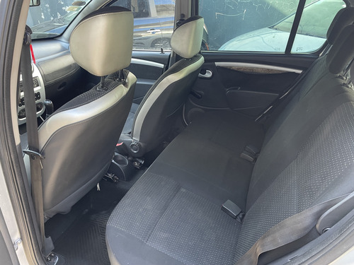 Renault Sandero Stepway 1.6 Confort 105cv