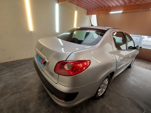Imagem 5 de 6 de Peugeot 207 2009 1.4 Xr Sport Flex 5p