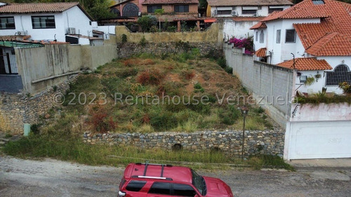 Raiza Suarez Vende Espectacular Terreno En La Zona Mas Exclusiva Del Este De Barquisimeto,- 2 4 1 8 9 5 0-, Conjunto Privado Con Vigilancia, Es Amplio Ideal Para Construir Una Exclusiva Vivienda!!!!!