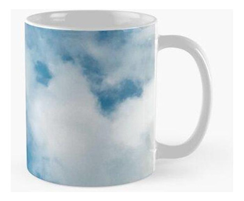 Taza Tango Romántico De Nubes En Un Cielo Azul Vivo Calidad 