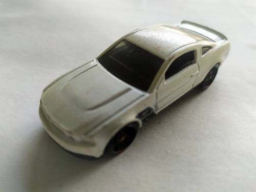 Hot Wheels 2010 Ford Mustang Gt 2009 Blanco Original