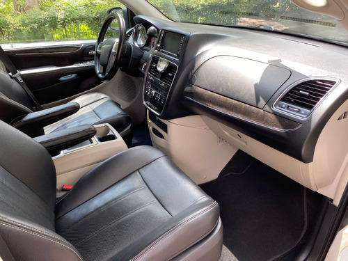 Imagen 12 de 13 de Preciosa Town Country Limited , Barata E Impecable