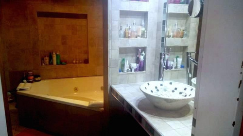 Casa En Venta 5 Ambientes En Lanús Este