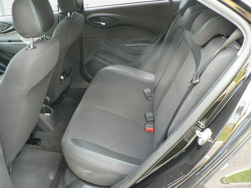 Chevrolet Onix 1.4 Advantage Aut. 5p