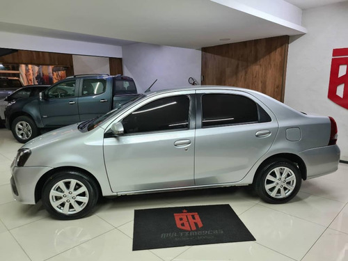 Imagem 3 de 15 de Toyota Etios Sedan Xplus