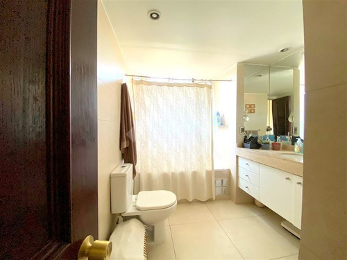 Imagen 9 de 13 de Departamento En Venta De 4 Dorm. En Vitacura