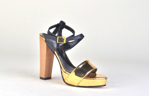 Imagen 2 de 6 de Sandalias De Charol De Mujer - Chabela - Ferraro