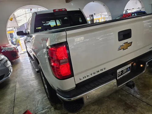 Chevrolet Cheyenne 5.3 2500 Crew Cab LTZ 4x4 At
