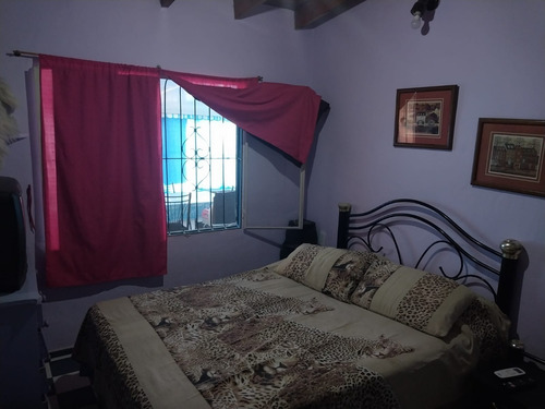 Casa Multifamiliar En Venta, Jacarandá 1280, Villa Udaondo, Ituzaingó