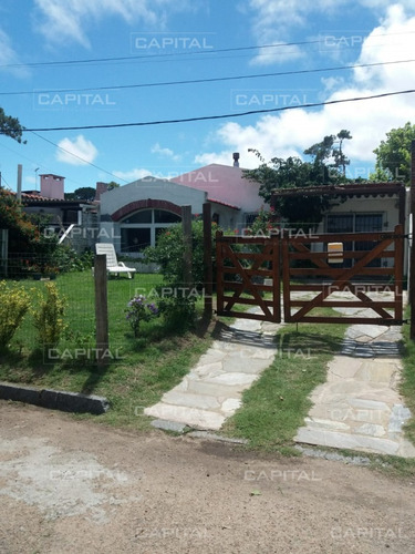 Casa En Venta Y Alquiler, Playa Mansa, Punta Del Este-ref:28702