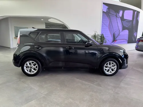 Kia Soul 5p LX L4/1.6 Aut