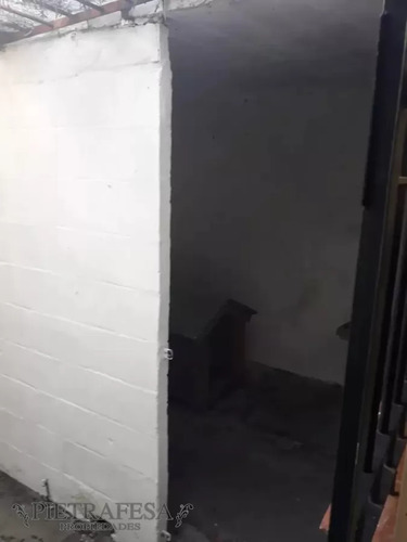 Casa En Venta Con Renta, 1 Dormitorio, 1 Baño Y Patio-gregorio Sanabria -aires Puros