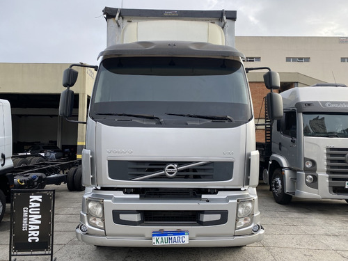 Imagem 2 de 14 de Volvo Vm 270 Ano 2013 Truck Bau Sider/ Financia 100%