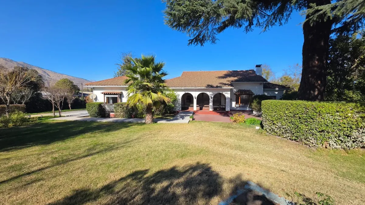 Imagen 1 de 13 de Arriendo Casa 5hab 6ba Buin