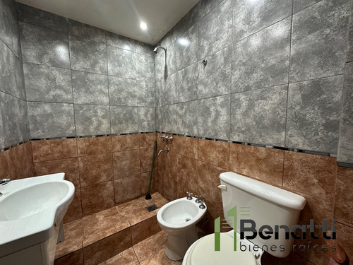 Dpto 2 Amb En Alquiler En Planta Baja Con 2 Patios.