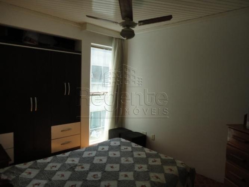 Apartamento A Venda No Bairro Coqueiros Em Florianopolis - V-76911