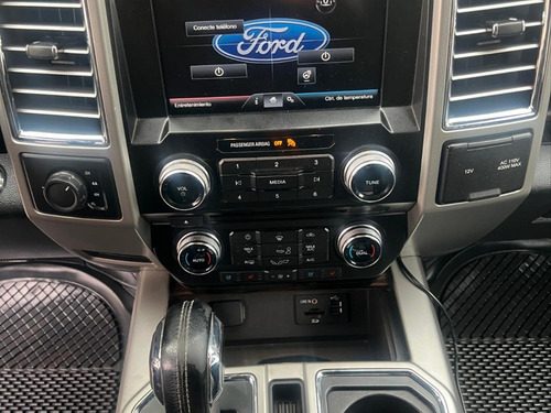 Ford F-150 5.0 Lariat Luxury DCAB 4WD Auto