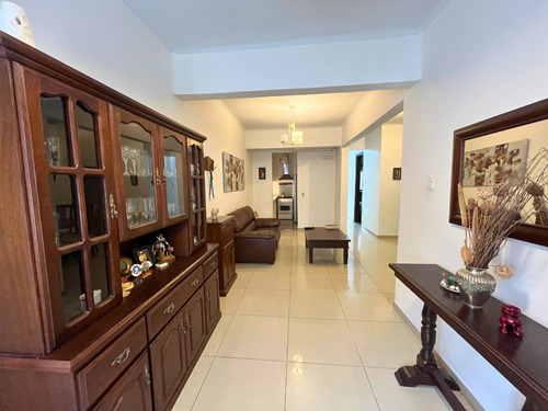 Venta Casa Pocitos Ph 2 Dormitorios Con Patio Y Parrillero