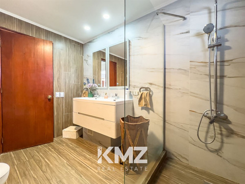 Vende Casa 5d/4b/e De155/360 M2, San Carlos Apoq, Las Condes