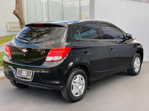 Imagem 6 de 11 de Chevrolet Onix Hatch Lt 1.0 8v Flexpower 5p Mec.- 2013/