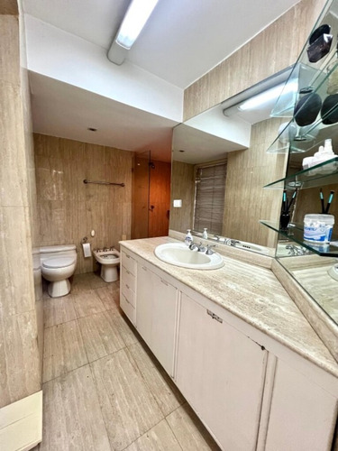 Venta De Lujoso Apartamento/ La Castellana/215 Mt2