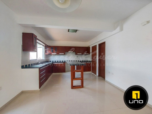 Imagen 2 de 20 de Linda Y Amplia Casa En Condominio Zona Urubo