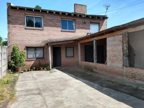 Casa En Venta - 3 Dormitorios 2 Baños - Cocheras - 600mts2 - San Carlos, La Plata
