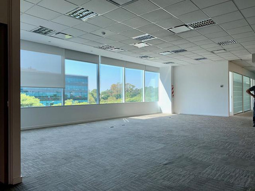 Oficina En Olivos Centro Empresarial Urbana