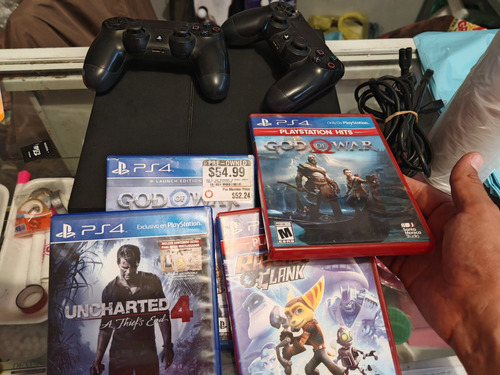 Playstation 4 Cuh-11 500gb + 4 Juegos Dos Controles Negro (Usado)