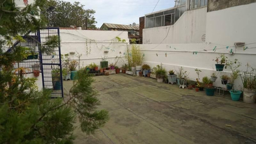 Imagen 24 de 25 de P.h. Al Frente, Entrada Independiente, Con Patio, Terraza Y Quincho. Espacio Aéreo. Sup. 240 M2. Totales . Precio Por M2. Usd 920.- .-