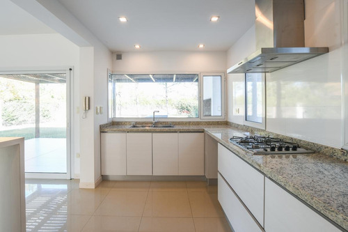 Imagen 10 de 27 de Casa Venta 3 Dormitorios Galeria Funes Cantegril
